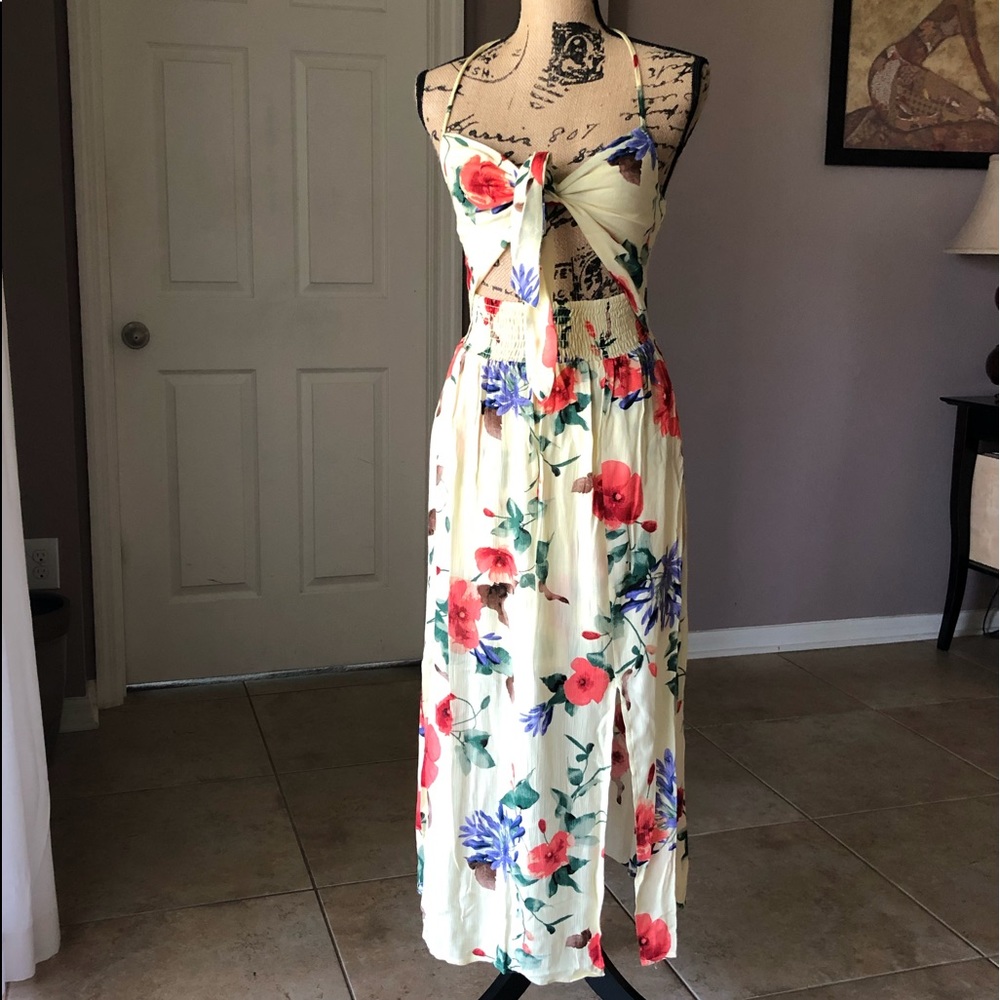 🌼Various sizes..Yellow Floral Front Tie Midi Dress🌺